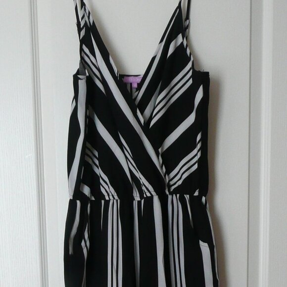 Ci Sono Women's Jumpsuit Playsuit Black White Striped Sleeveless Size M - Picture 2 of 8